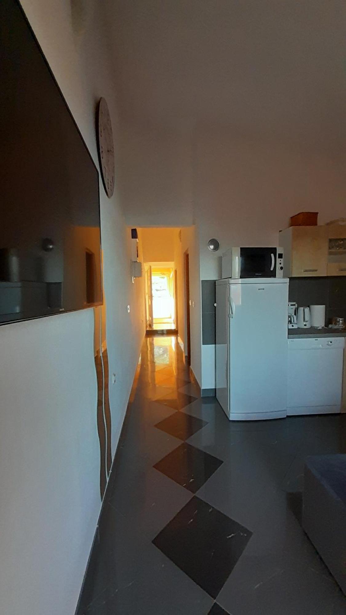 Apartmani Ivankovic Karlobag Oda fotoğraf