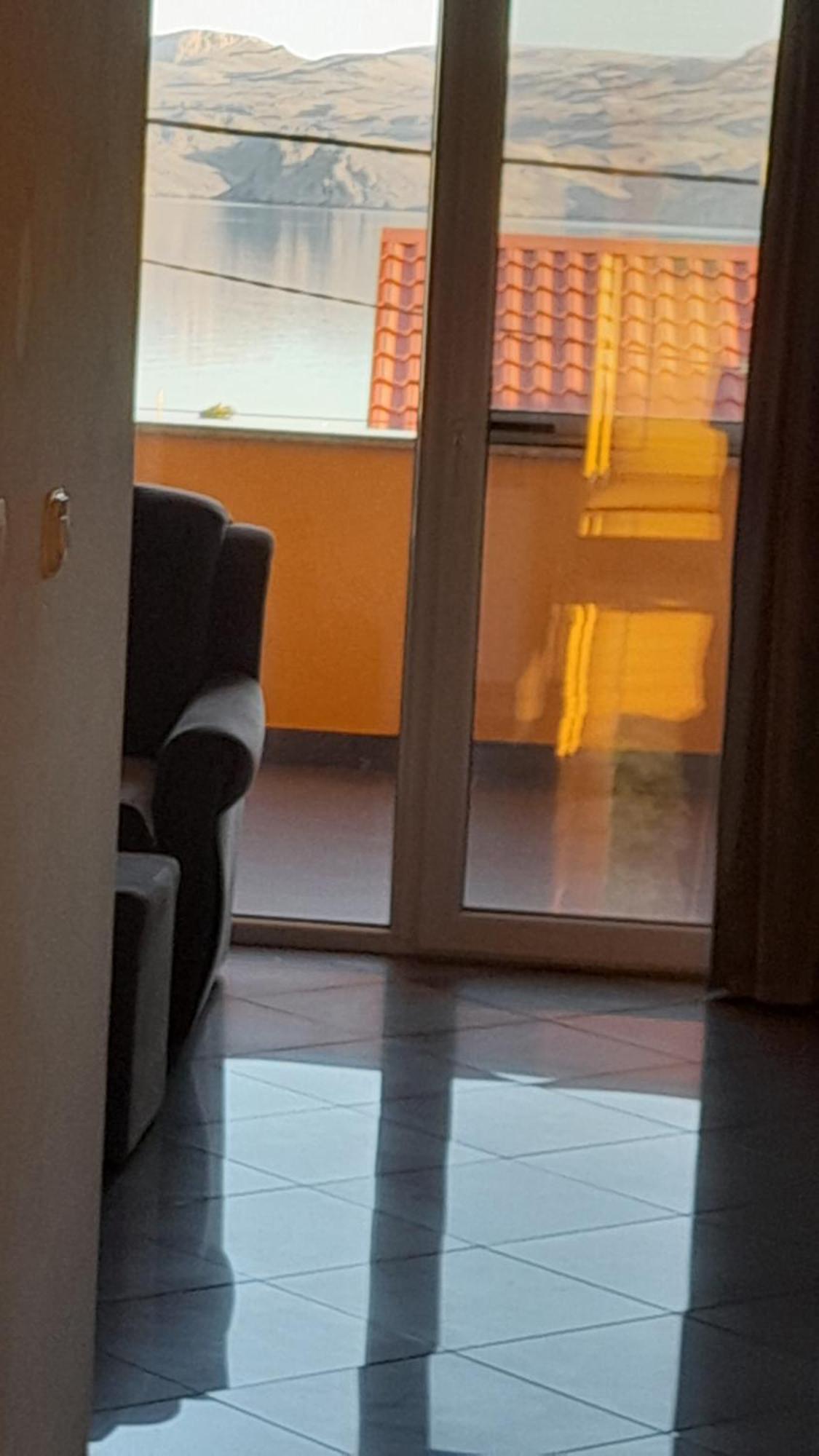 Apartmani Ivankovic Karlobag Oda fotoğraf